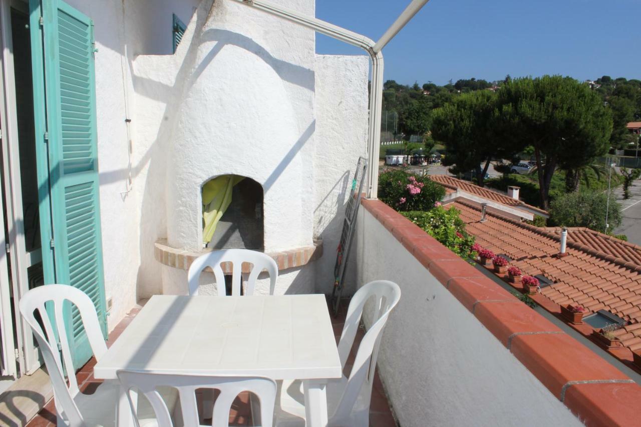 Bilo Frank - Delizioso Bilocale Con Terrazzo Vista Mare Apartment Numana Bagian luar foto